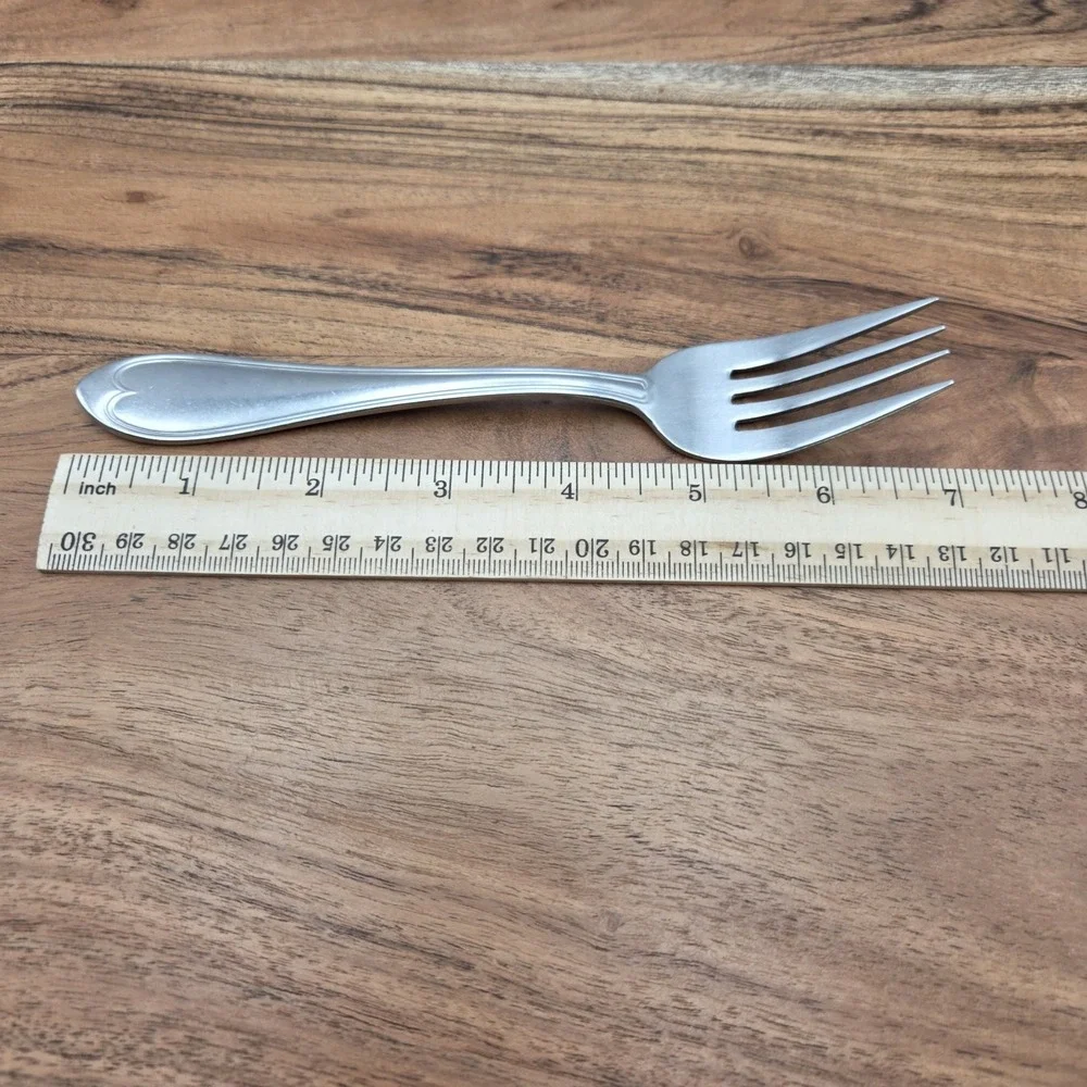 Set Of 4 Reed & Barton Oval Thread Salad Forks 18/10 Stainless Steel